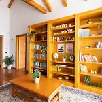 بيت ضيافة Casa Lali 2 3*